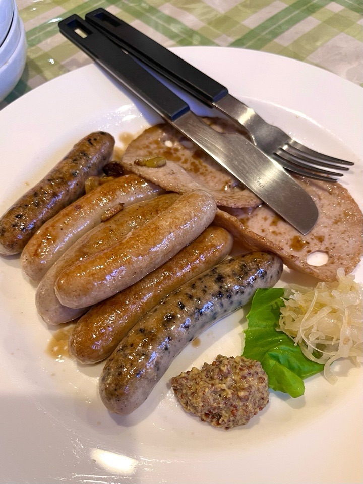 ハムとソーセージの盛り合わせ